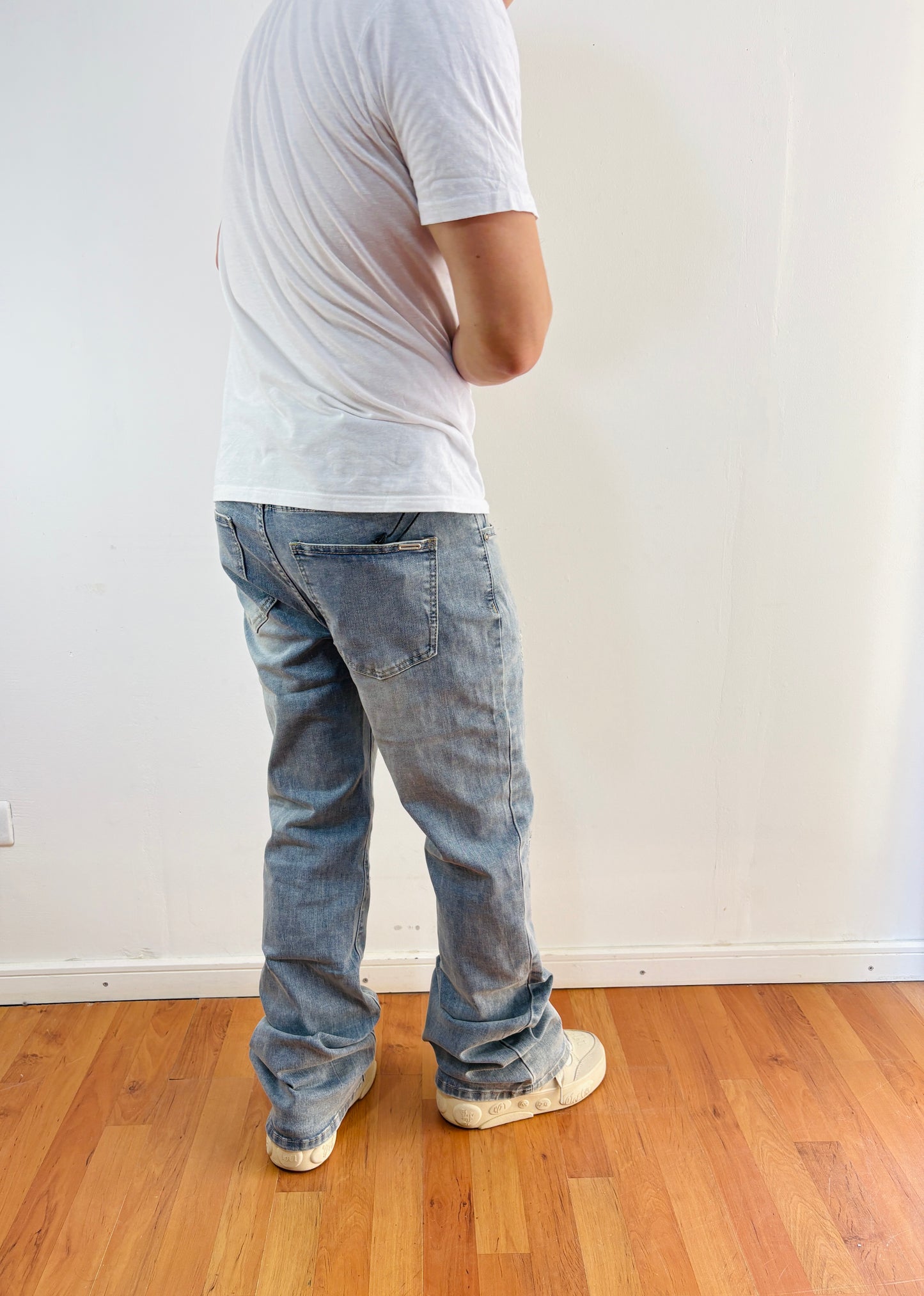aaJeans Destroyed Court (FLARE Elasticado)