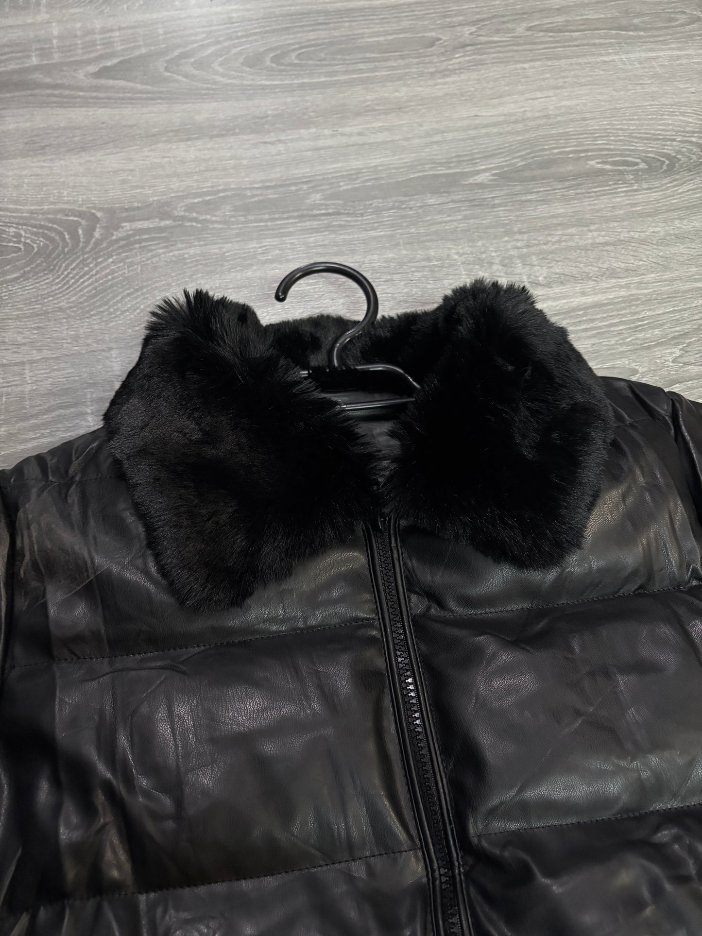 aParka Black Cuello V