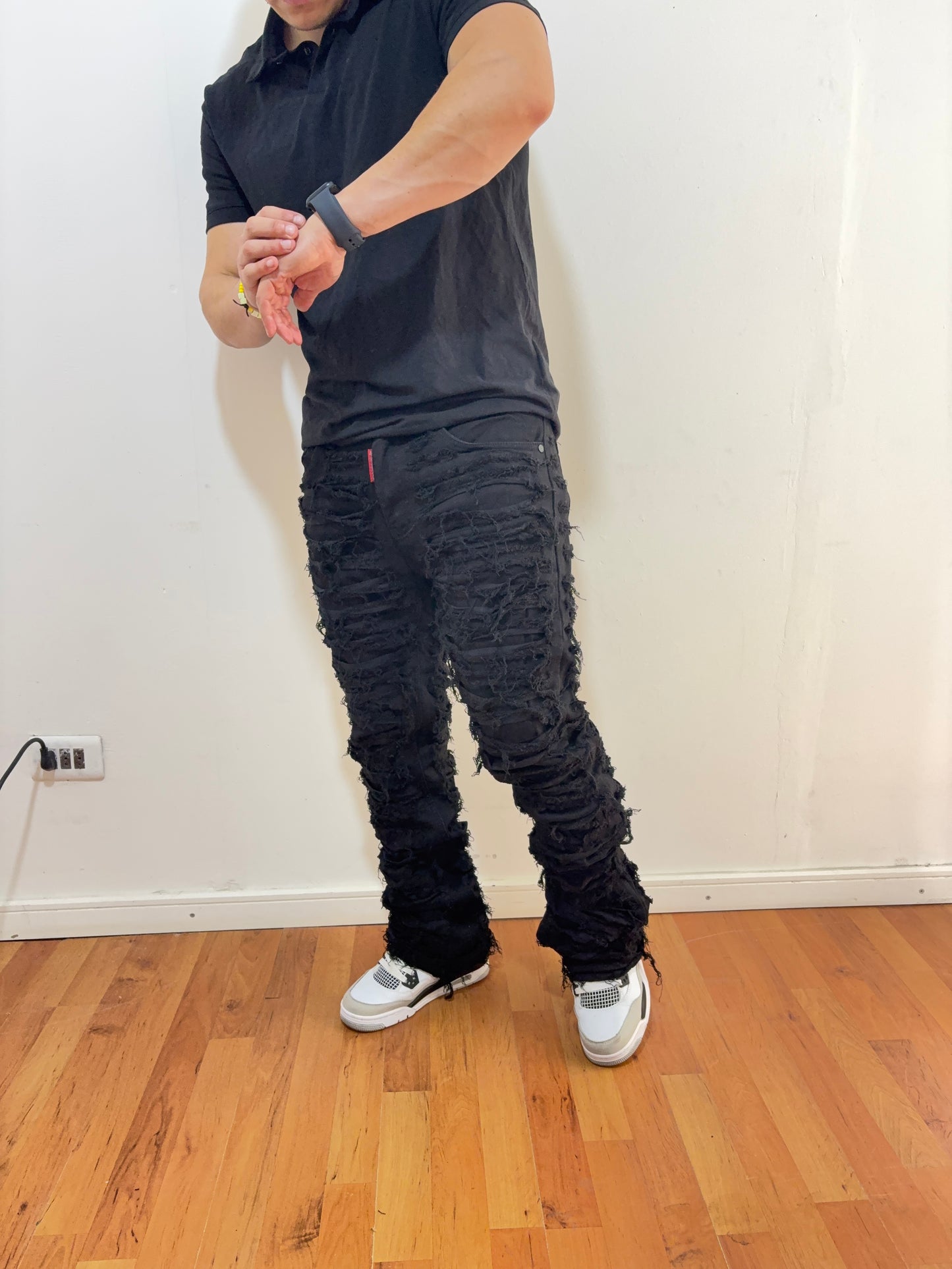 Jeans Flare Black Ultra Destroyed (elasticado)
